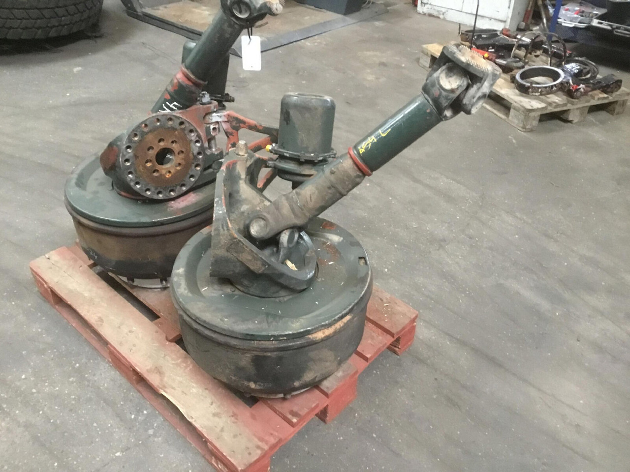 Grove GMK 5220 Megatrak axle housing - Tengely és alkatrészek - Autódaru: 3 kép. Grove GMK 5220 Megatrak axle housing - Tengely és alkatrészek - Autódaru: 3 kép.