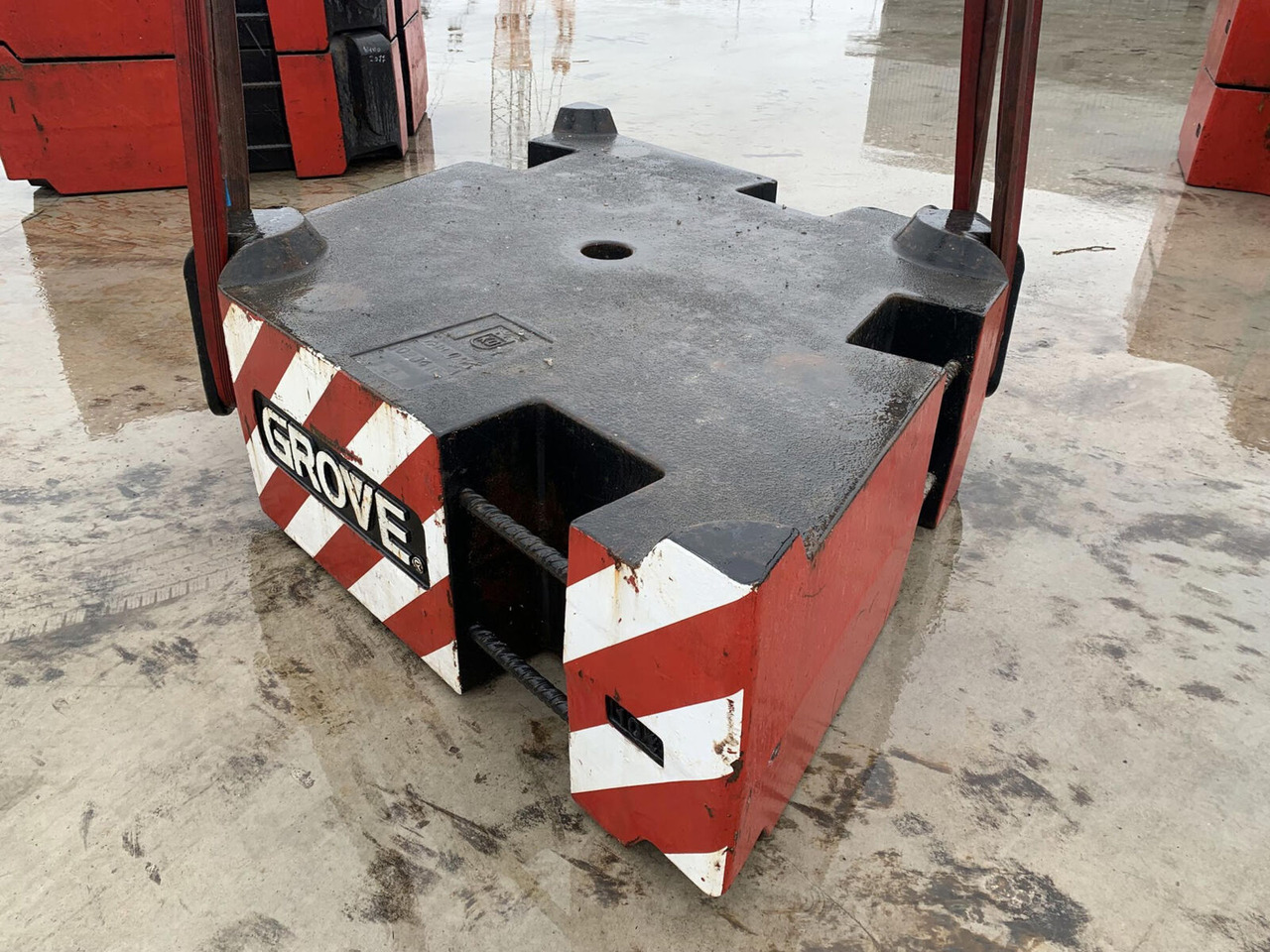 Grove GMK 6400 counterweight 10 ton - Ellensúly - Autódaru: 4 kép. Grove GMK 6400 counterweight 10 ton - Ellensúly - Autódaru: 4 kép.