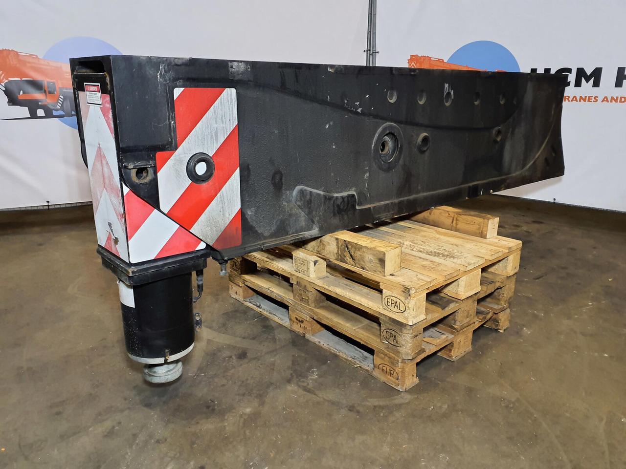 Grove GMK 6400 outrigger beam front complete - Felfüggesztés - Daru: 2 kép. Grove GMK 6400 outrigger beam front complete - Felfüggesztés - Daru: 2 kép.