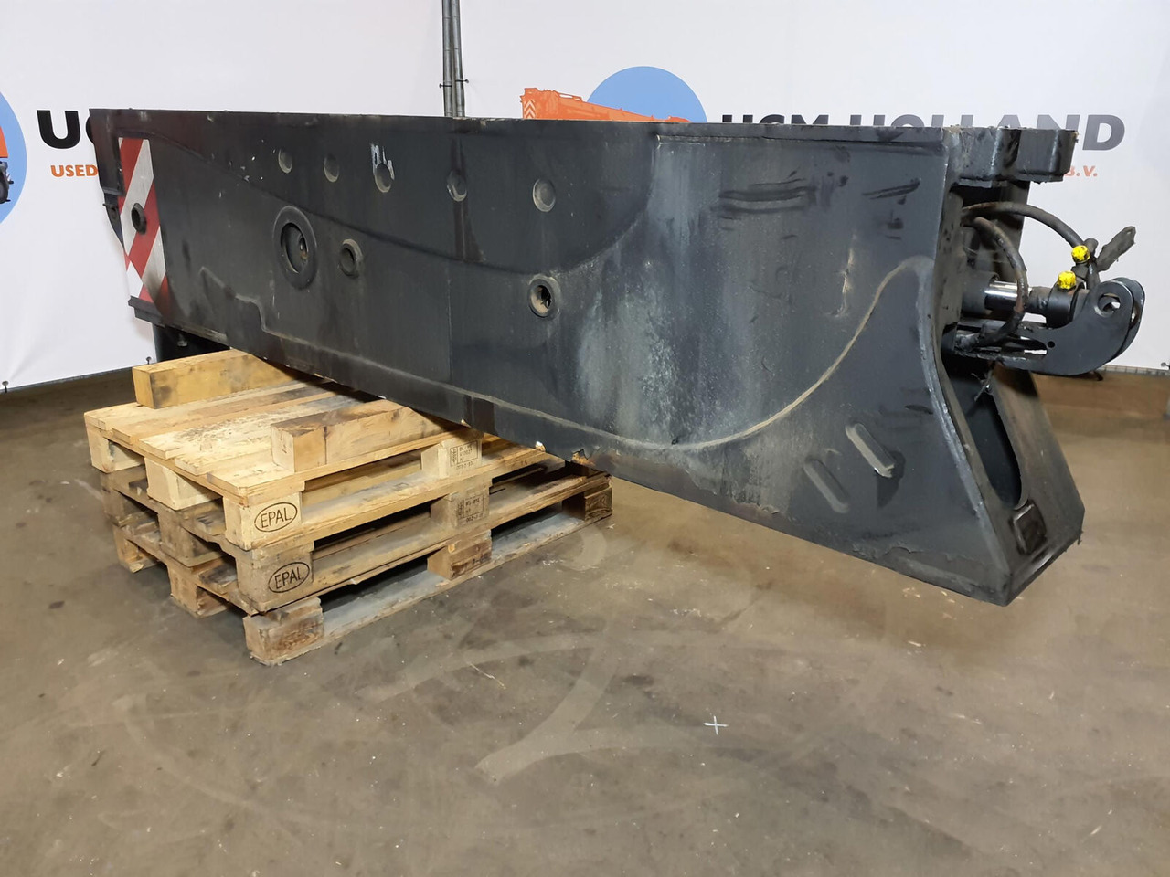 Grove GMK 6400 outrigger beam front complete - Felfüggesztés - Daru: 3 kép. Grove GMK 6400 outrigger beam front complete - Felfüggesztés - Daru: 3 kép.