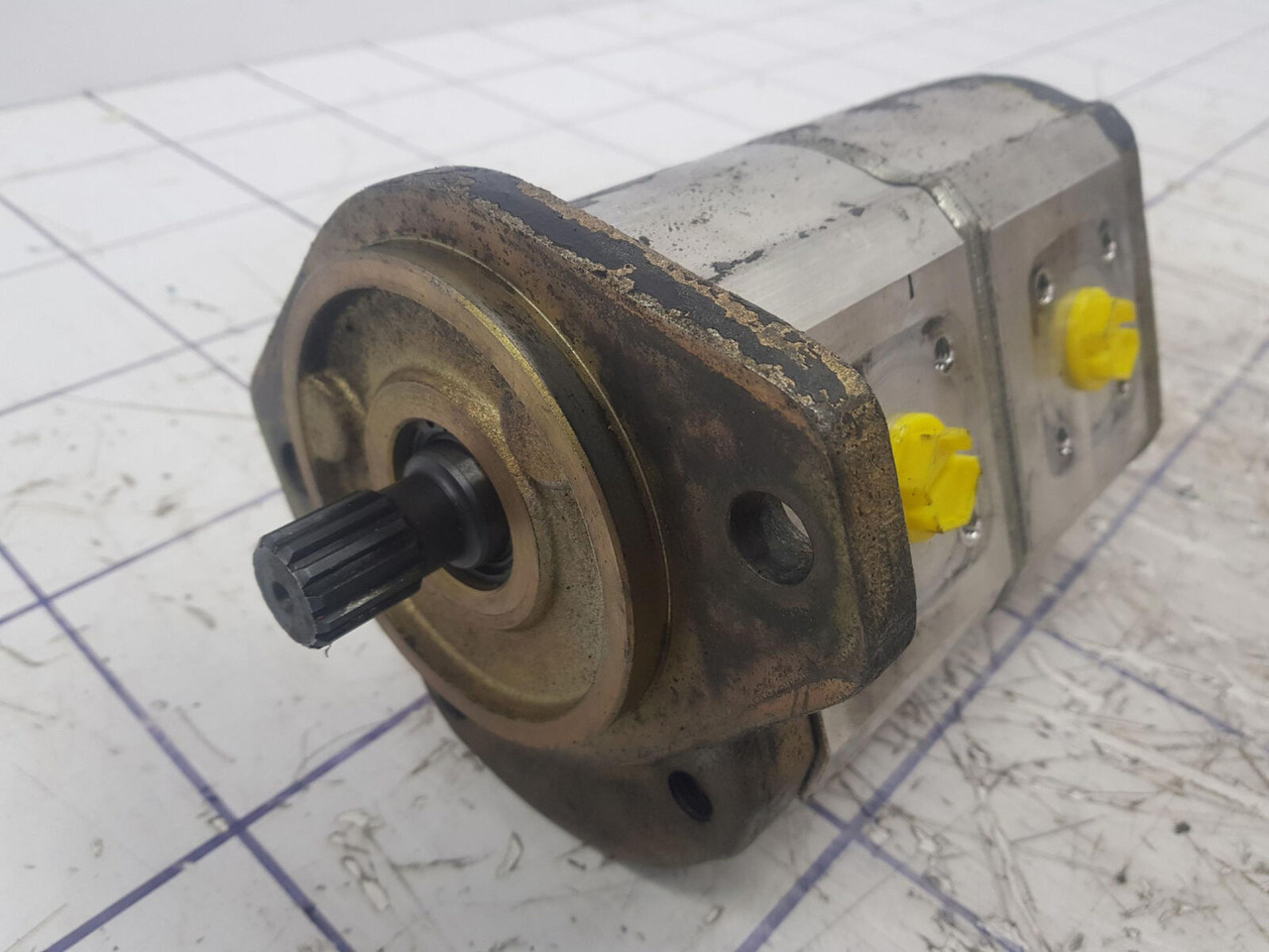 Haldex Haldex Barnes dual gear pump - Hidraulikus szivattyú - Daru: 2 kép. Haldex Haldex Barnes dual gear pump - Hidraulikus szivattyú - Daru: 2 kép.