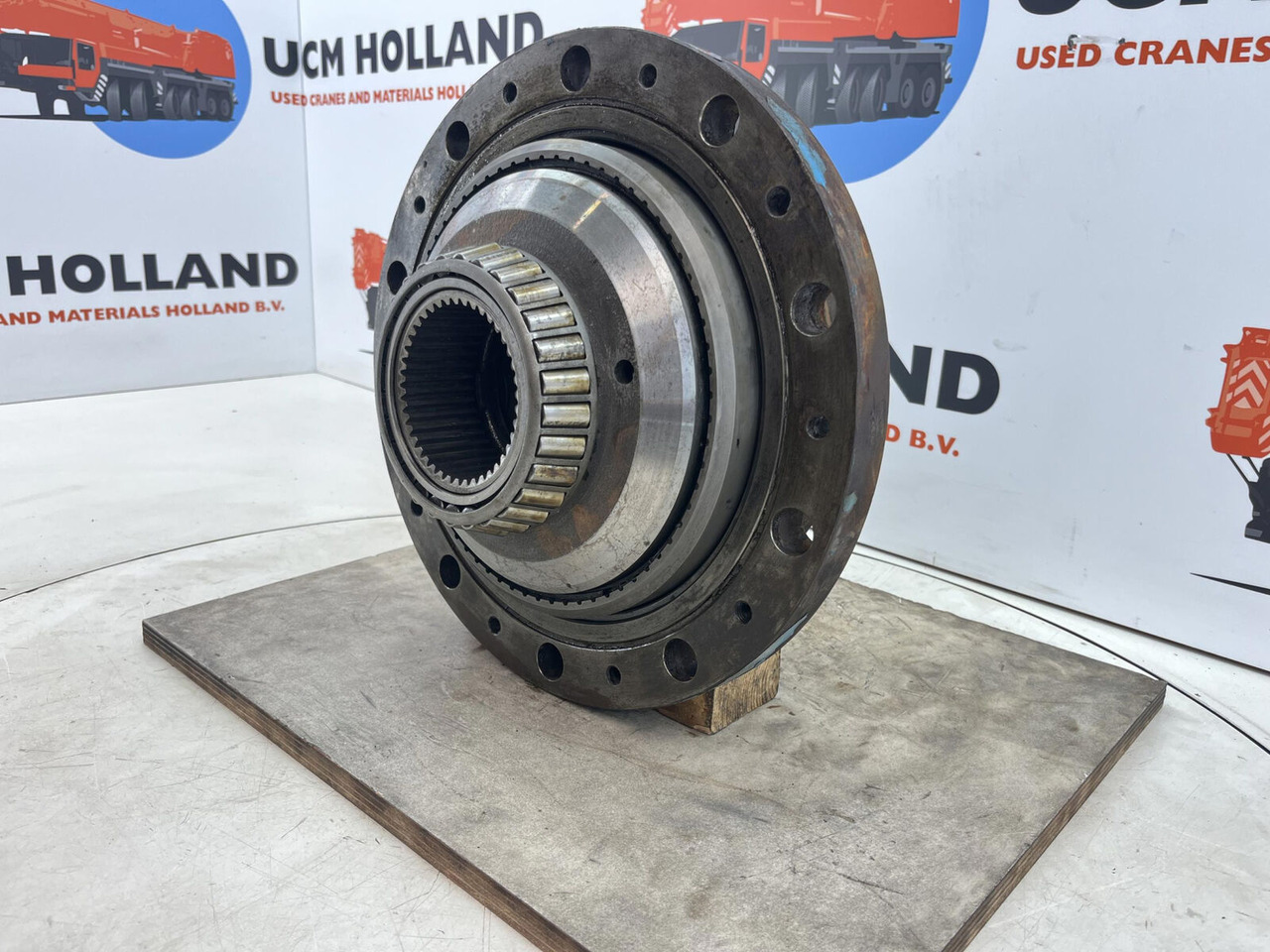 Kessler+Co Kessler Planetary gear 17-24-67-32-3pl-H83-42 - Véglehajtás - Autódaru: 3 kép. Kessler+Co Kessler Planetary gear 17-24-67-32-3pl-H83-42 - Véglehajtás - Autódaru: 3 kép.