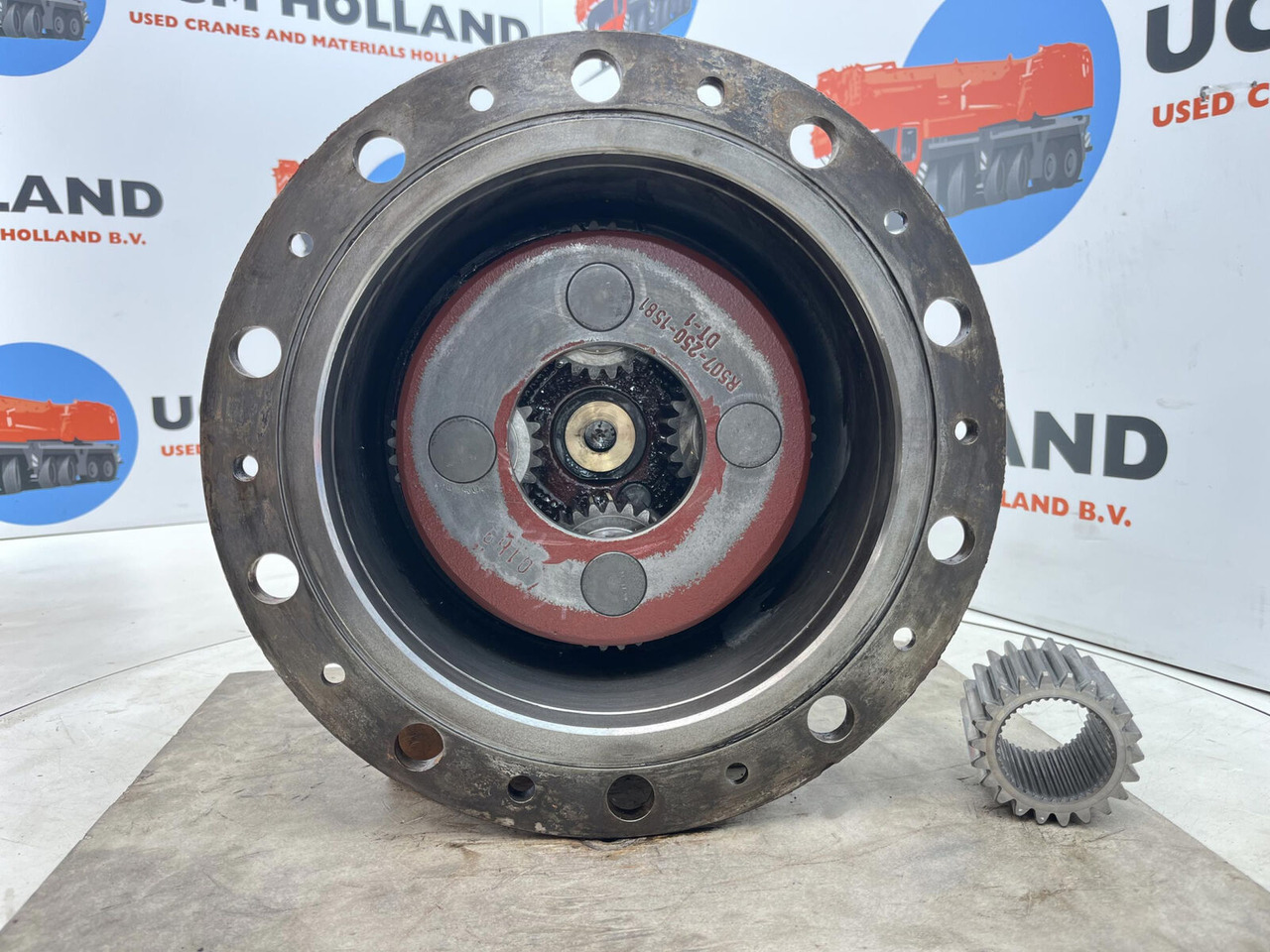 Kessler planetary gear 22-25-74-40-4pl-H172-46 - Véglehajtás - Daru: 4 kép. Kessler planetary gear 22-25-74-40-4pl-H172-46 - Véglehajtás - Daru: 4 kép.