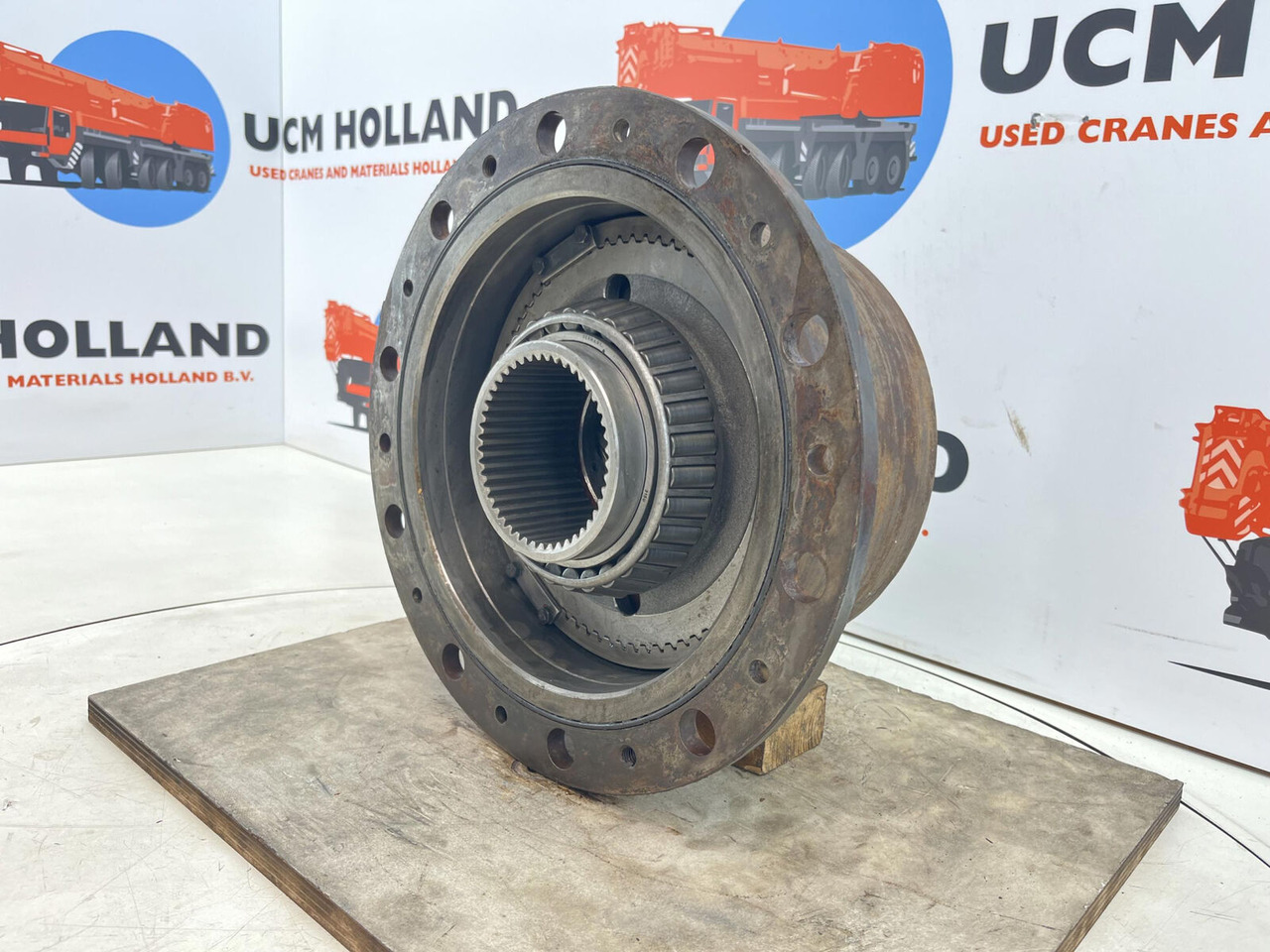 Kessler planetary gear 22-25-74-40-4pl-H172-46 - Véglehajtás - Daru: 3 kép. Kessler planetary gear 22-25-74-40-4pl-H172-46 - Véglehajtás - Daru: 3 kép.