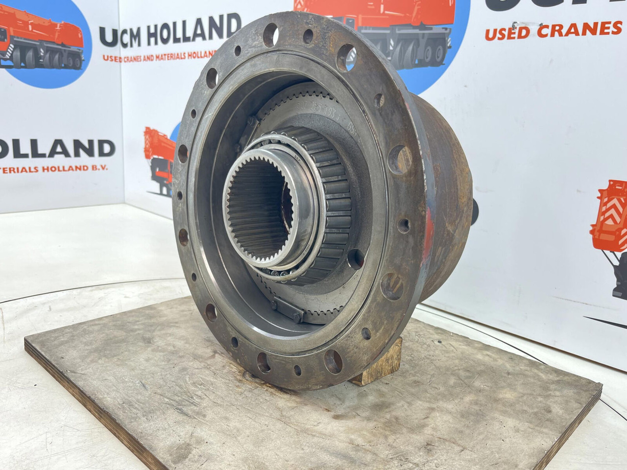 Kessler planetary gear 22-25-74-40-4pl-H172-46 - Véglehajtás - Daru: 3 kép. Kessler planetary gear 22-25-74-40-4pl-H172-46 - Véglehajtás - Daru: 3 kép.