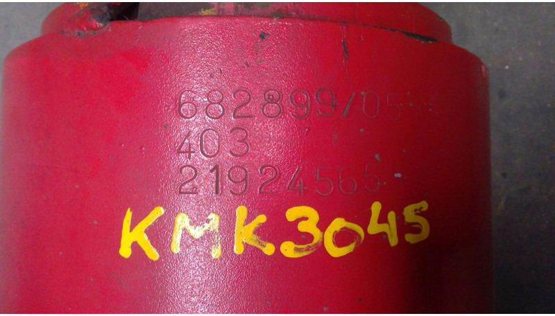 Krupp KMK 3045 boom cylinder - Hidraulikus henger - Daru: 5 kép. Krupp KMK 3045 boom cylinder - Hidraulikus henger - Daru: 5 kép.