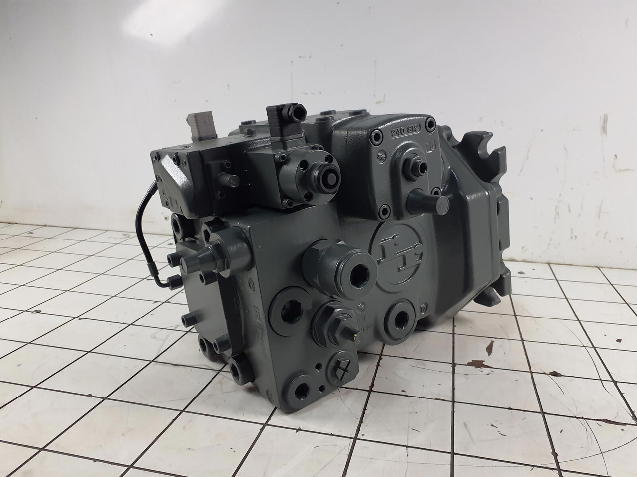 Liebherr Hydraulic Pump A4V250 - Hidraulikus szivattyú - Daru: 3 kép. Liebherr Hydraulic Pump A4V250 - Hidraulikus szivattyú - Daru: 3 kép.