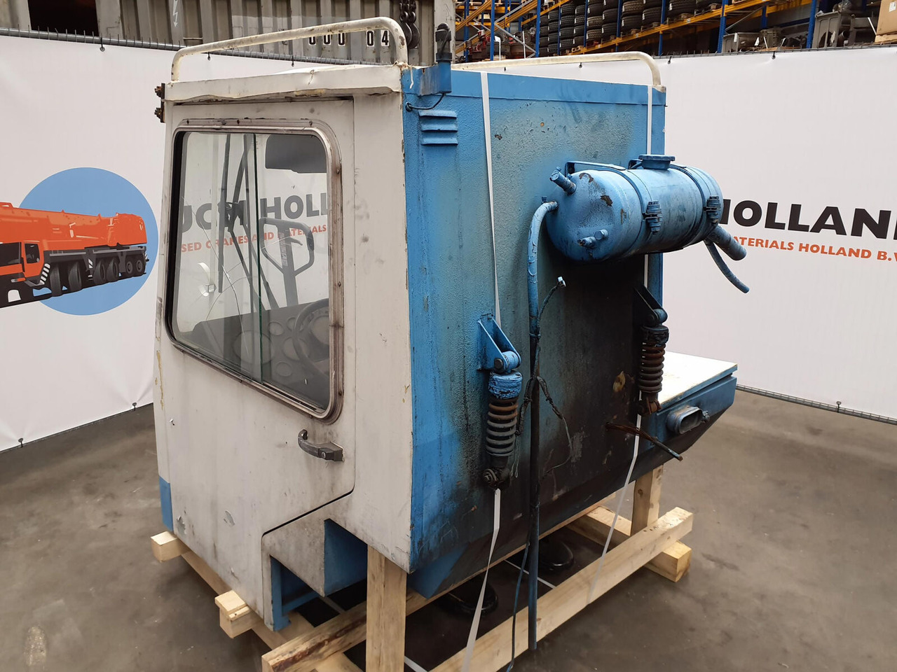 Liebherr LTM 1035/3 lower cabin - Fülke - Autódaru: 3 kép. Liebherr LTM 1035/3 lower cabin - Fülke - Autódaru: 3 kép.