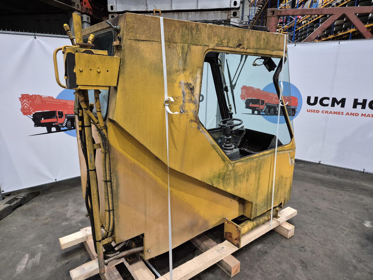 Liebherr LTM 1050 upper cabine - Fülke - Daru: 4 kép. Liebherr LTM 1050 upper cabine - Fülke - Daru: 4 kép.