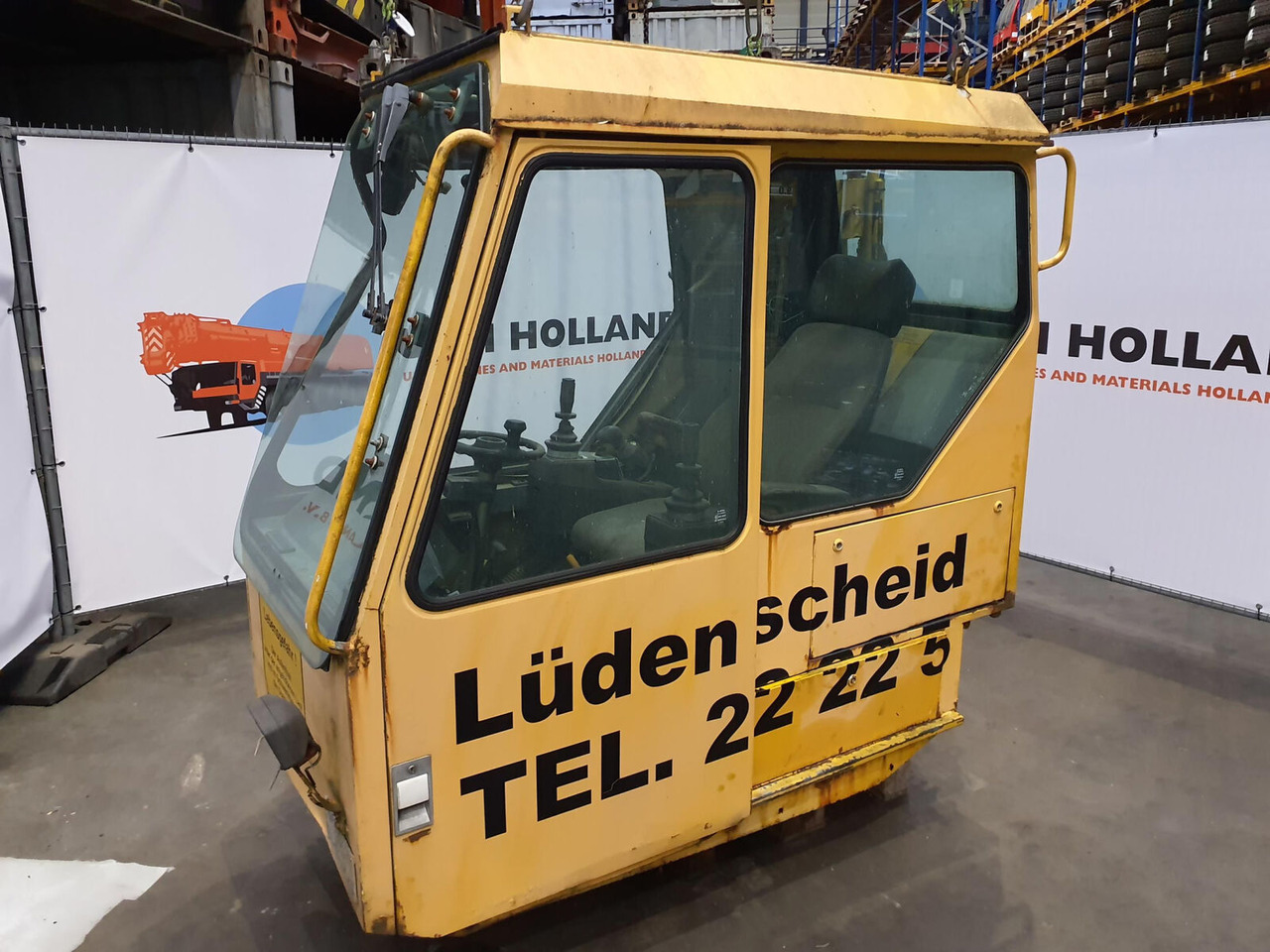 Liebherr LTM 1050 upper cabine - Fülke - Daru: 1 kép. Liebherr LTM 1050 upper cabine - Fülke - Daru: 1 kép.