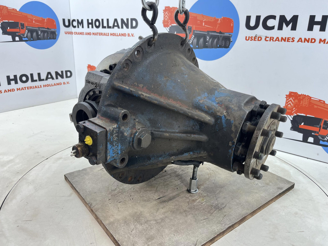 Liebherr LTM 1060 End differential 17x39 axle 1 - Differenciálmű - Autódaru: 3 kép. Liebherr LTM 1060 End differential 17x39 axle 1 - Differenciálmű - Autódaru: 3 kép.