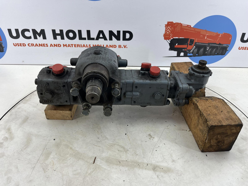 Liebherr LTM 1070 steering box - Kormányoszlop - Daru: 3 kép. Liebherr LTM 1070 steering box - Kormányoszlop - Daru: 3 kép.
