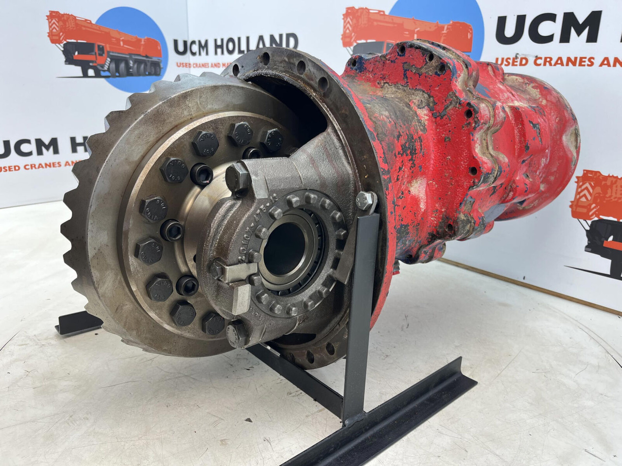 Liebherr LTM 1090 drive through diff 13x35 axle 4 - Differenciálmű - Autódaru: 2 kép. Liebherr LTM 1090 drive through diff 13x35 axle 4 - Differenciálmű - Autódaru: 2 kép.