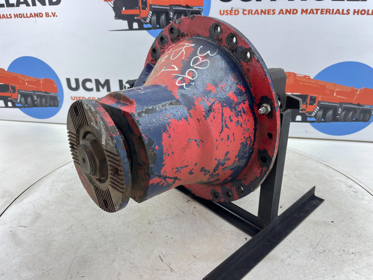 Liebherr LTM 1090 end differential 17x36 axle 1 - Differenciálmű - Autódaru: 4 kép. Liebherr LTM 1090 end differential 17x36 axle 1 - Differenciálmű - Autódaru: 4 kép.