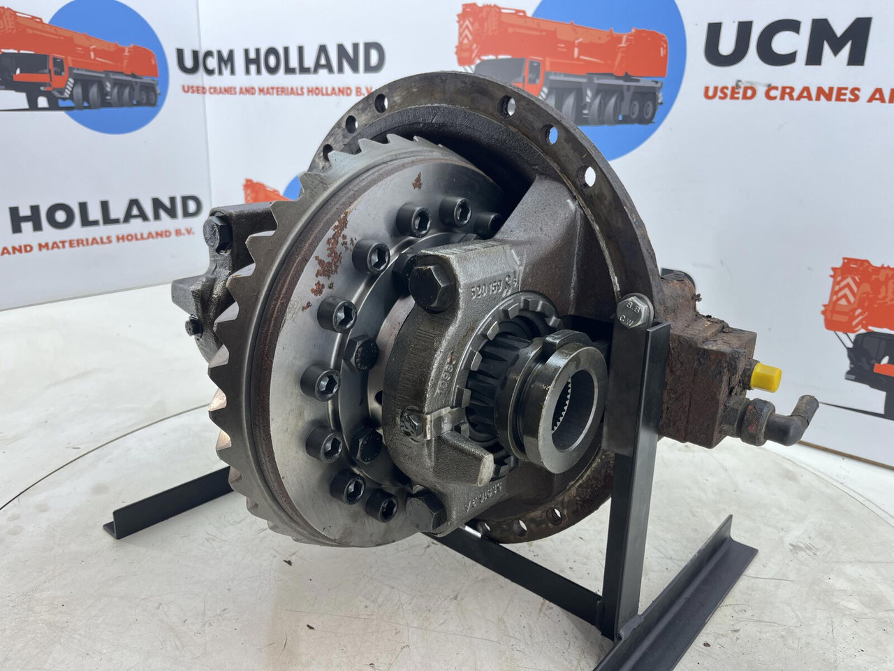 Liebherr LTM 1090 end differential 17x36 axle 5 - Differenciálmű - Autódaru: 2 kép. Liebherr LTM 1090 end differential 17x36 axle 5 - Differenciálmű - Autódaru: 2 kép.