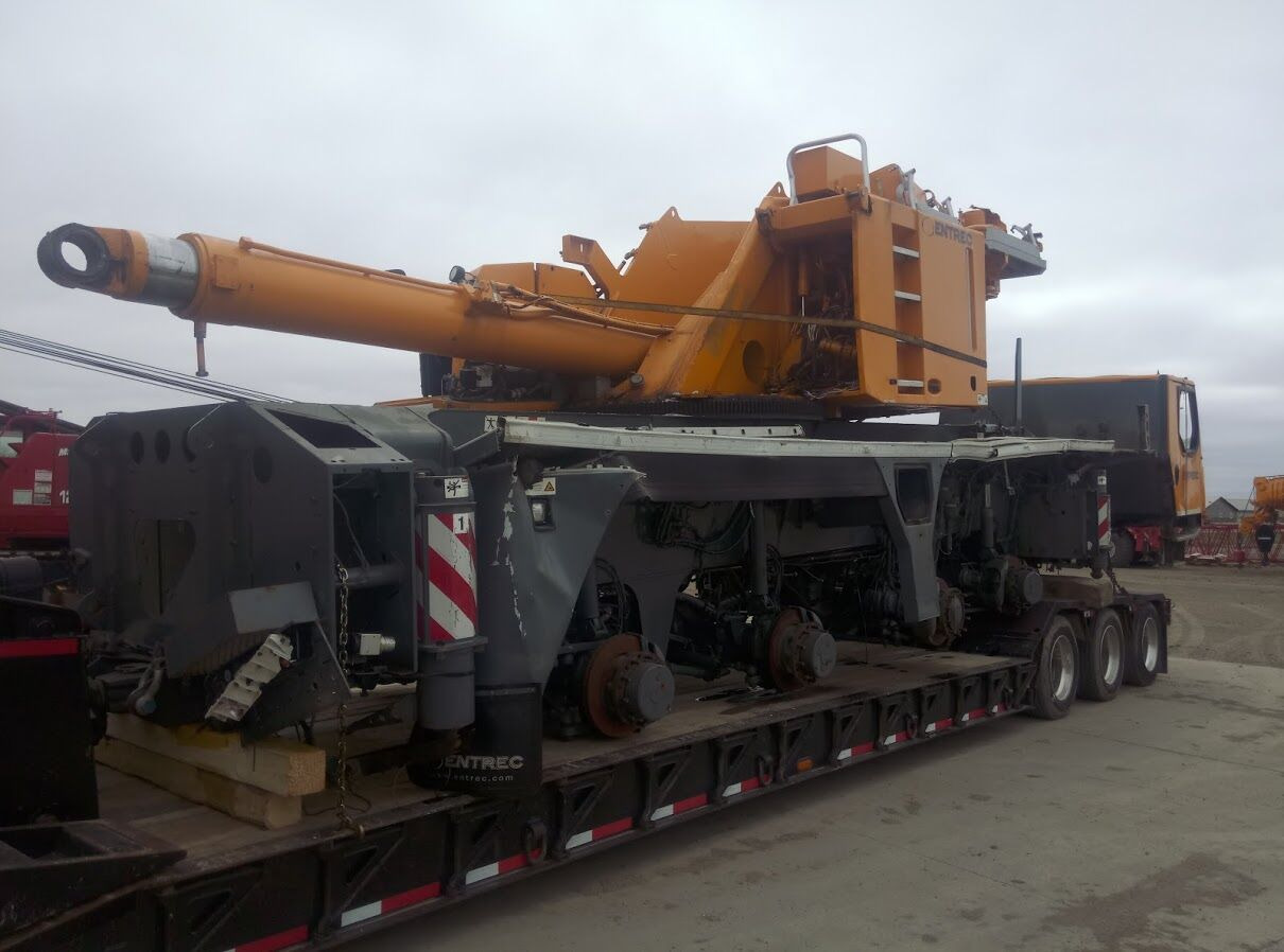 Liebherr LTM 1130-5.1 - Autódaru: 4 kép. Liebherr LTM 1130-5.1 - Autódaru: 4 kép.