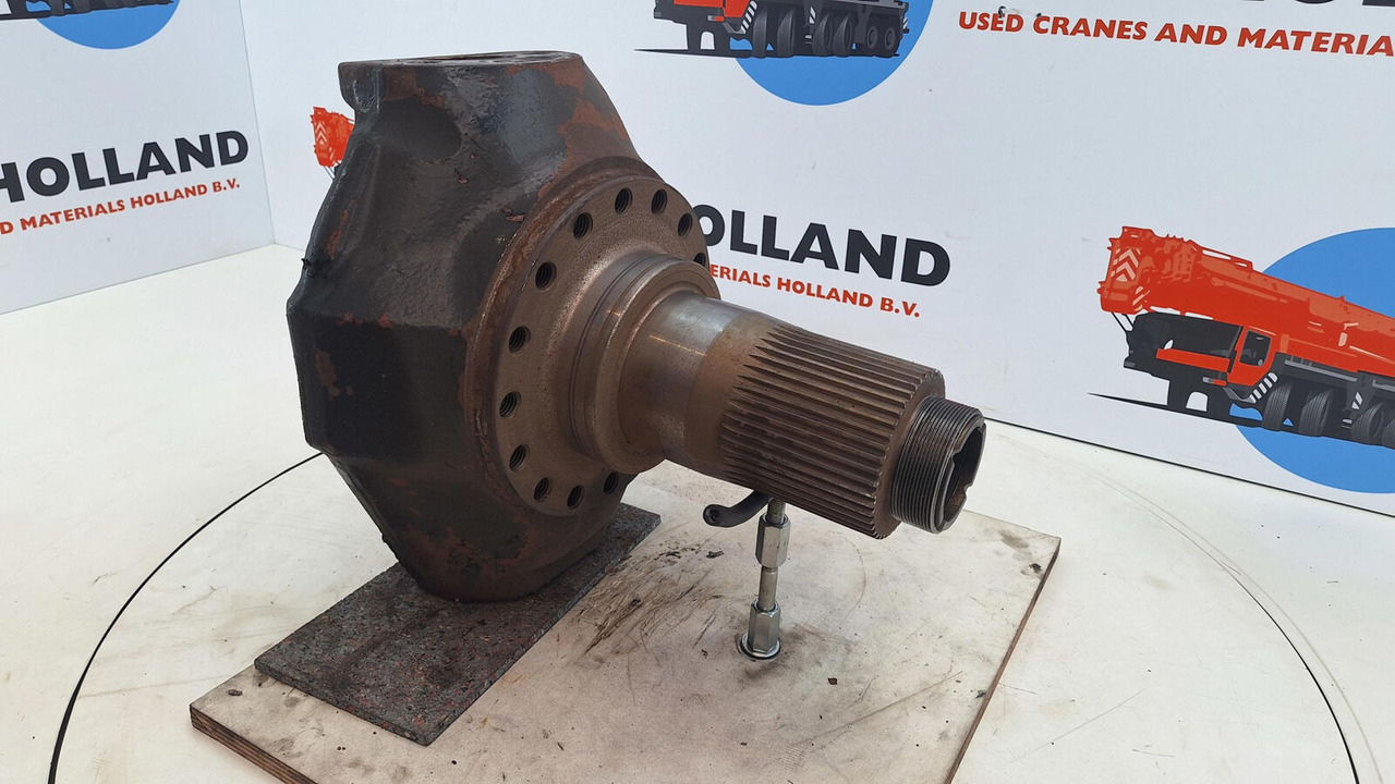 Liebherr LTM 1160/2 Steering knuckle 16 holes axle 1 - Csonkállvány - Autódaru: 3 kép. Liebherr LTM 1160/2 Steering knuckle 16 holes axle 1 - Csonkállvány - Autódaru: 3 kép.