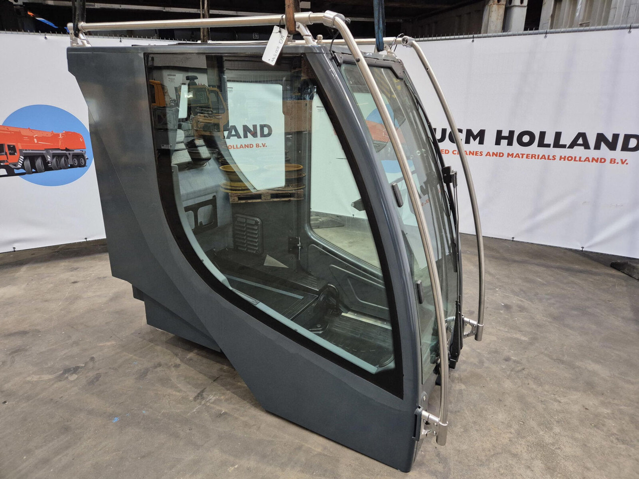 Liebherr LTM upper cab - Fülke - Autódaru: 3 kép. Liebherr LTM upper cab - Fülke - Autódaru: 3 kép.