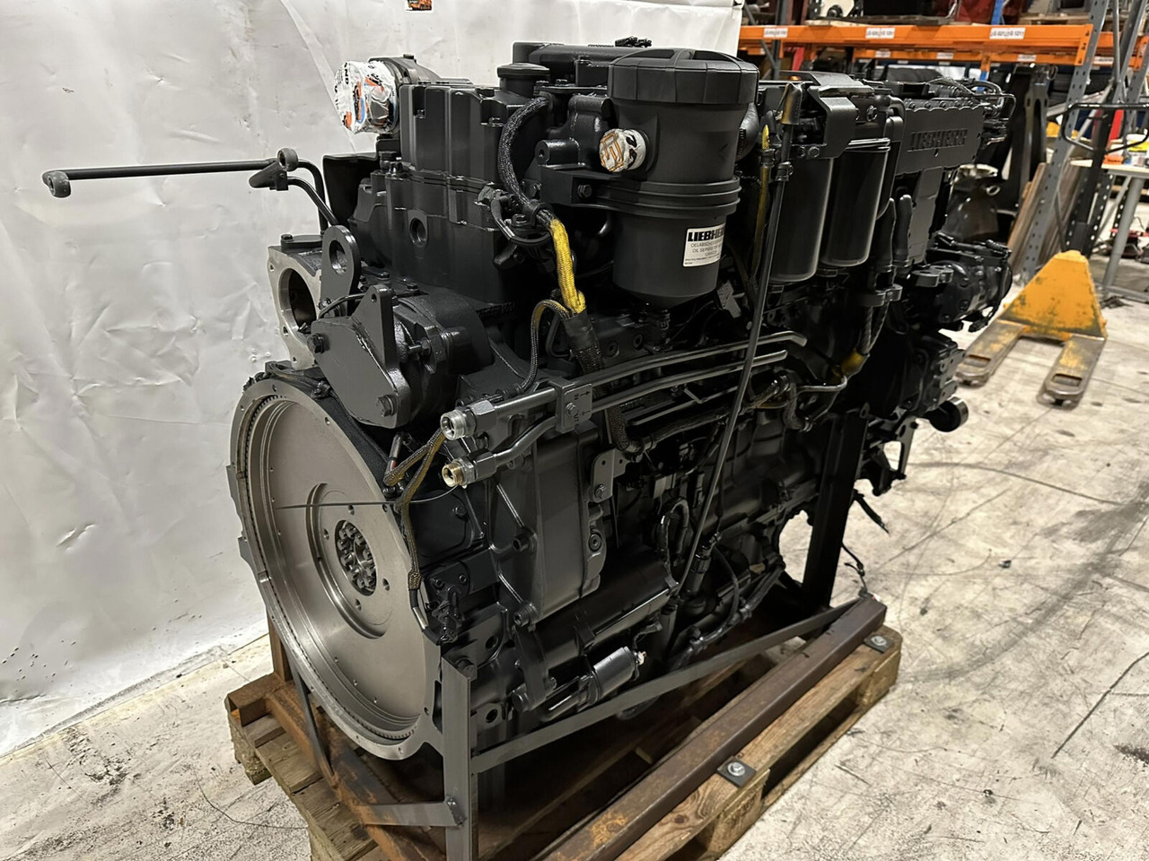 Liebherr MK 88 Engine D936 A7 SCR - Motor - Autódaru: 2 kép. Liebherr MK 88 Engine D936 A7 SCR - Motor - Autódaru: 2 kép.