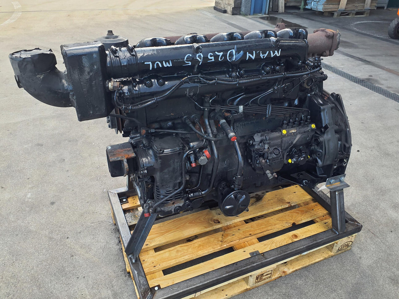 MAN MAN D2565 MUL - Motor - Autódaru: 2 kép. MAN MAN D2565 MUL - Motor - Autódaru: 2 kép.