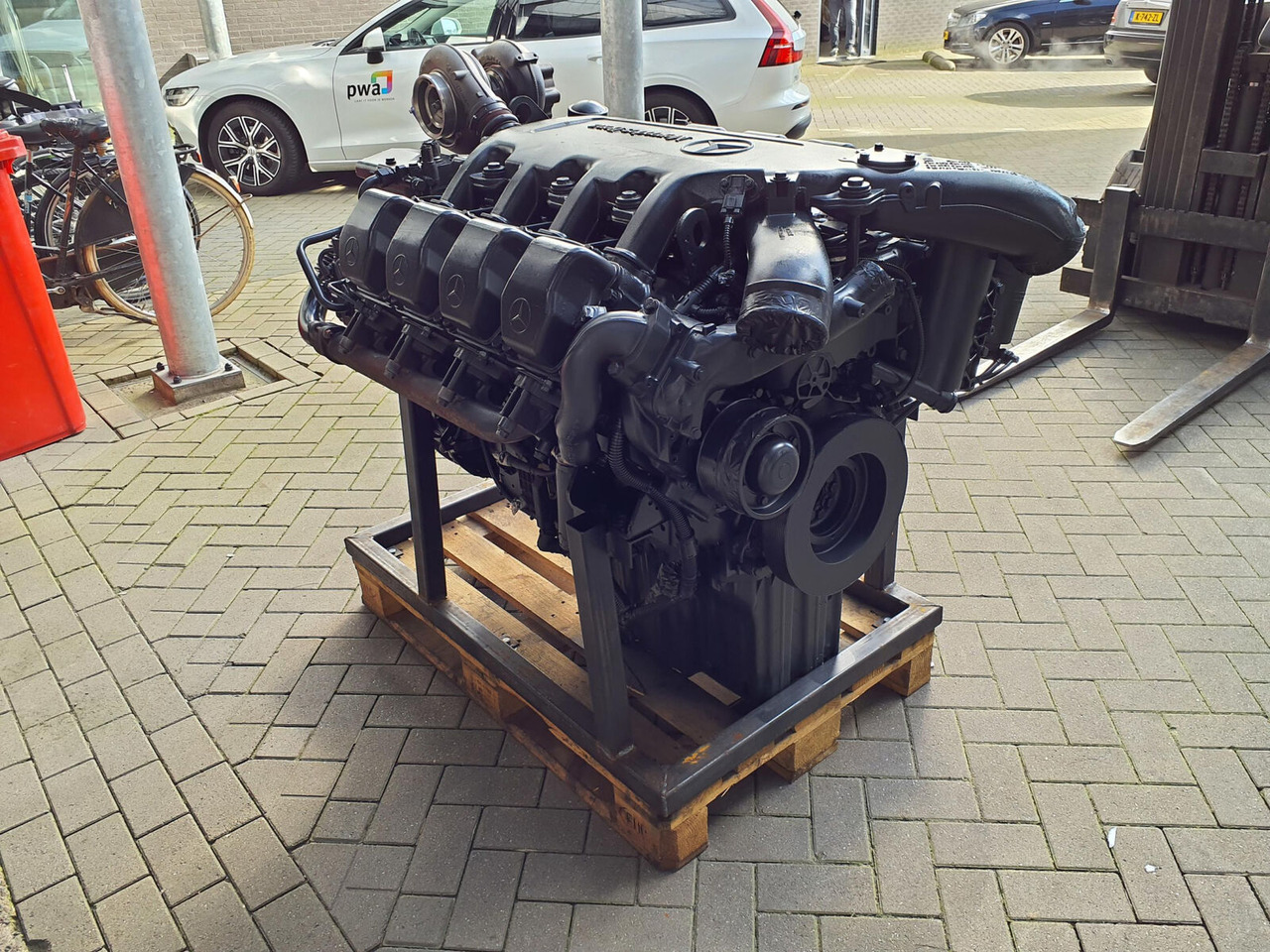 Mercedes-Benz GMK 6400 engine OM502LA - Motor - Autódaru: 4 kép. Mercedes-Benz GMK 6400 engine OM502LA - Motor - Autódaru: 4 kép.