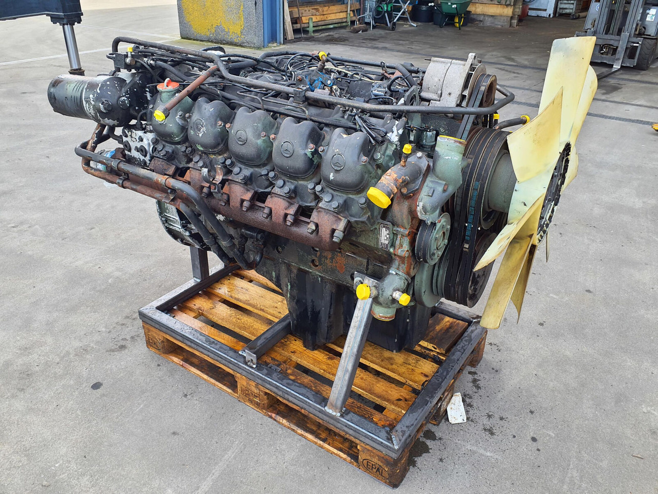 Mercedes-Benz LTM 1060 engine Mercedes-Benz OM 423 - Motor - Autódaru: 2 kép. Mercedes-Benz LTM 1060 engine Mercedes-Benz OM 423 - Motor - Autódaru: 2 kép.