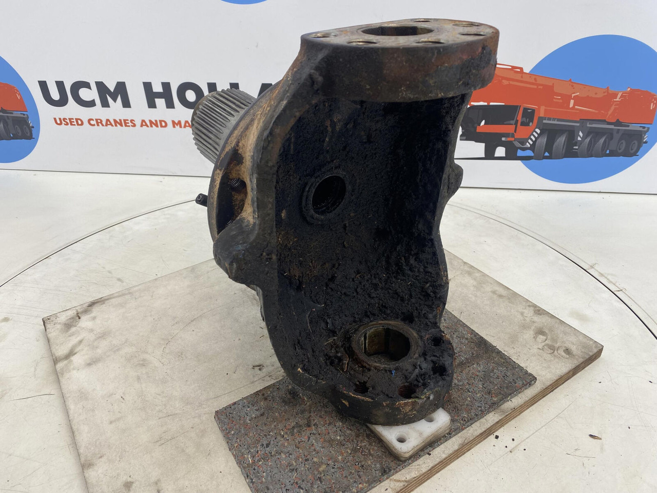 PPM 280 ATT Steering knuckle 16 holes axle 2 - Csonkállvány - Daru: 4 kép. PPM 280 ATT Steering knuckle 16 holes axle 2 - Csonkállvány - Daru: 4 kép.