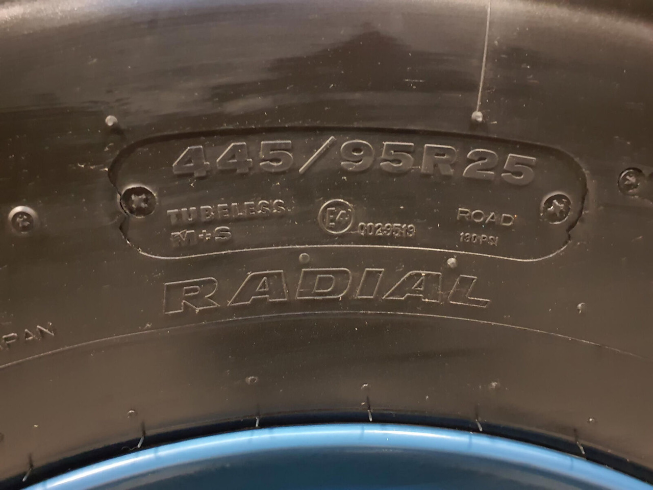 Tadano Faun Wheel 445/95R25 10 6.5 3p - Komplett kerék - Daru: 4 kép. Tadano Faun Wheel 445/95R25 10 6.5 3p - Komplett kerék - Daru: 4 kép.