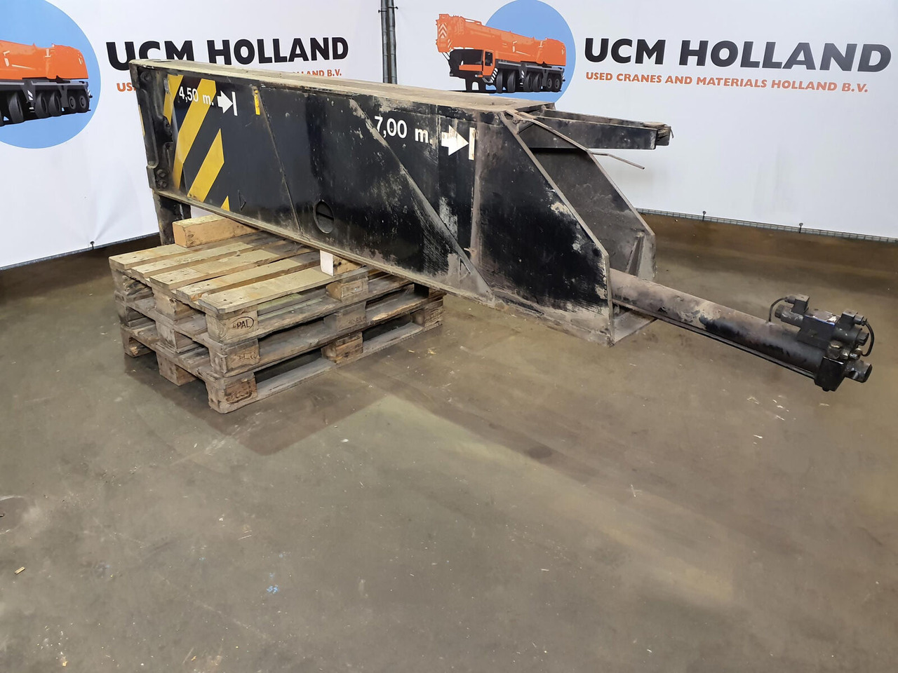 Terex AC 100 outrigger beam complete rear - Felfüggesztés - Autódaru: 3 kép. Terex AC 100 outrigger beam complete rear - Felfüggesztés - Autódaru: 3 kép.