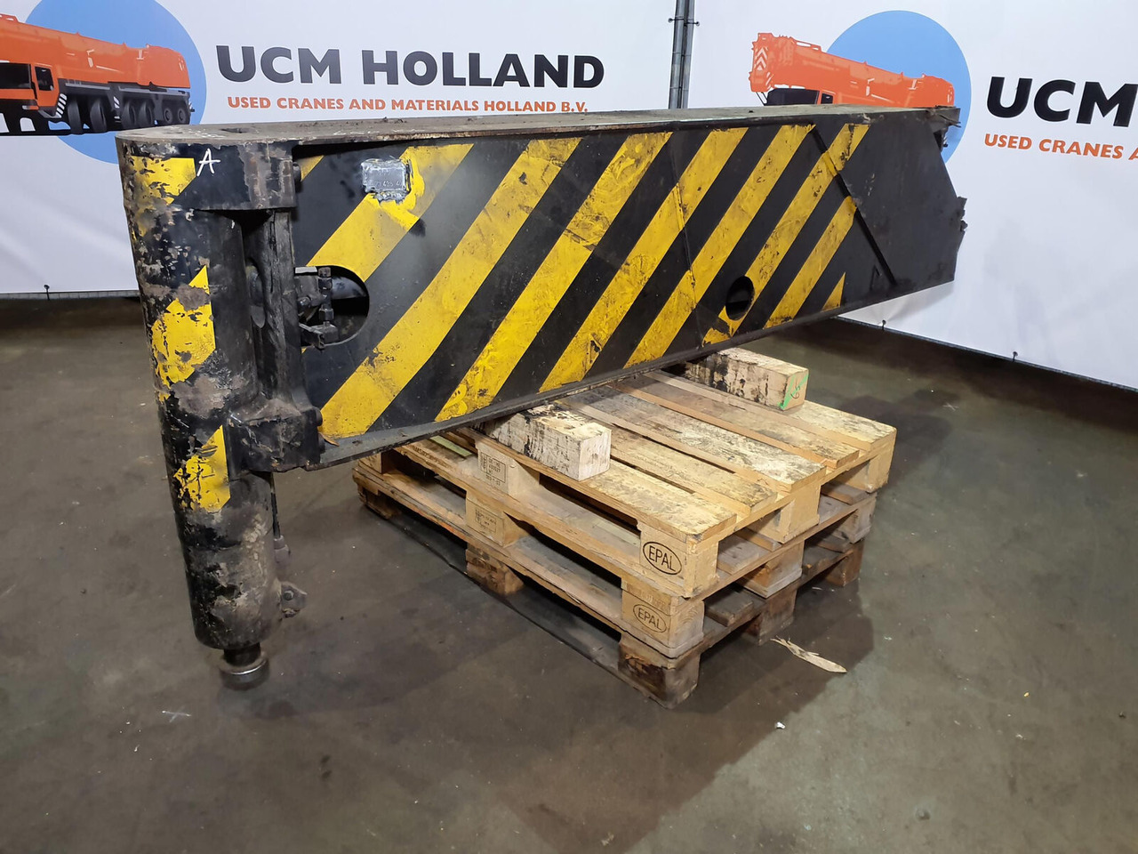 Terex AC 100 outrigger beam complete rear - Felfüggesztés - Autódaru: 2 kép. Terex AC 100 outrigger beam complete rear - Felfüggesztés - Autódaru: 2 kép.