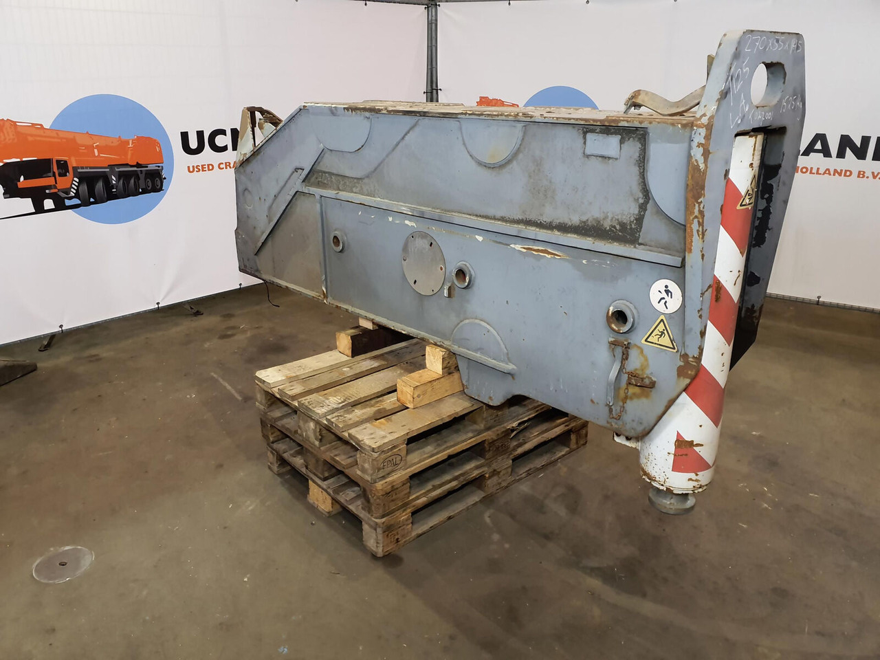 Terex AC 350-1 outrigger beam complete rear - Felfüggesztés - Autódaru: 1 kép. Terex AC 350-1 outrigger beam complete rear - Felfüggesztés - Autódaru: 1 kép.