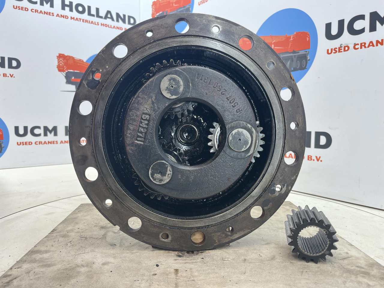 Terex AC 40-1 city planetary drive 17-24-67-32-3pl-H85-42 - Véglehajtás - Autódaru: 5 kép. Terex AC 40-1 city planetary drive 17-24-67-32-3pl-H85-42 - Véglehajtás - Autódaru: 5 kép.