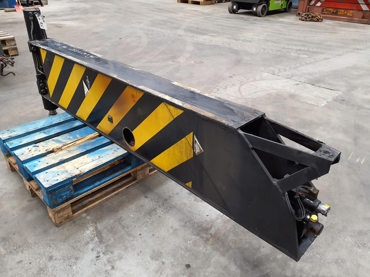 Terex AC 50 front outrigger complete - Felfüggesztés - Autódaru: 4 kép. Terex AC 50 front outrigger complete - Felfüggesztés - Autódaru: 4 kép.