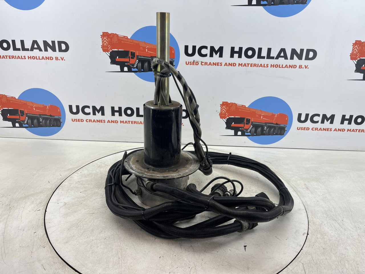 Terex AC slip ring assy - Felfüggesztés - Daru: 3 kép. Terex AC slip ring assy - Felfüggesztés - Daru: 3 kép.