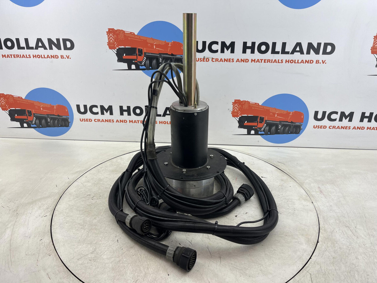 Terex AC slip ring assy - Elektromos rendszer - Daru: 2 kép. Terex AC slip ring assy - Elektromos rendszer - Daru: 2 kép.