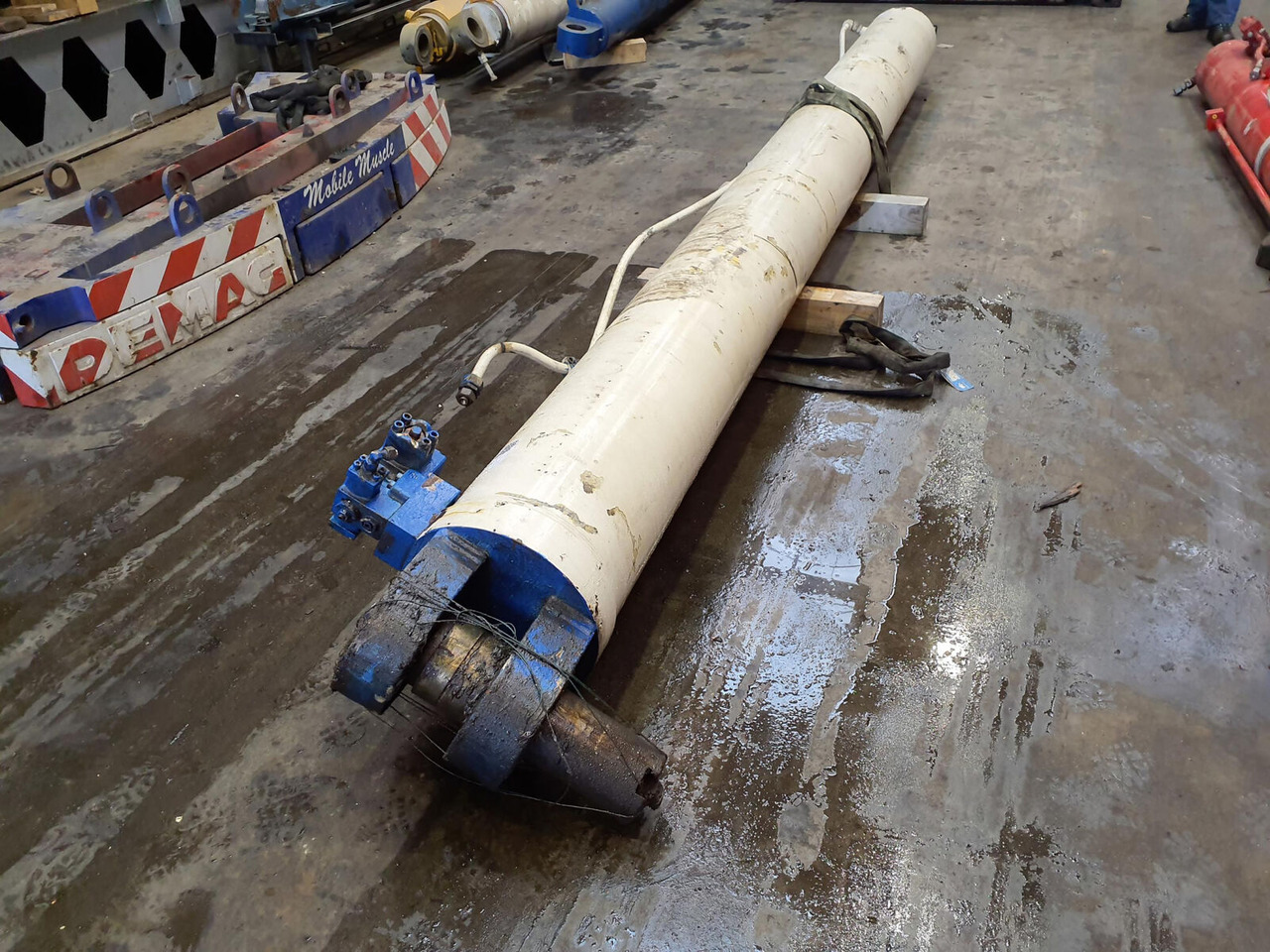 Terex HC 340 boom cylinder - Hidraulikus henger - Autódaru: 5 kép. Terex HC 340 boom cylinder - Hidraulikus henger - Autódaru: 5 kép.