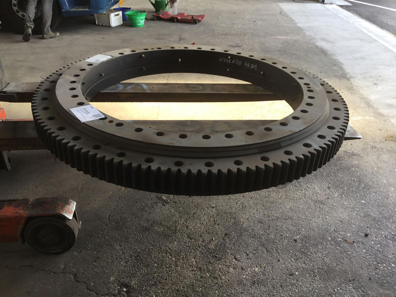 Terex HC 340 slew ring - Elforduló gyűrű - Autódaru: 2 kép. Terex HC 340 slew ring - Elforduló gyűrű - Autódaru: 2 kép.