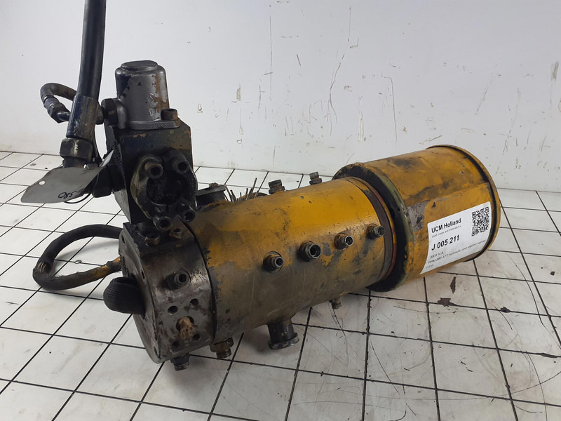 Terex PPM 380 ATT hydraulic and electric swivel - Hidraulika - Daru: 3 kép. Terex PPM 380 ATT hydraulic and electric swivel - Hidraulika - Daru: 3 kép.