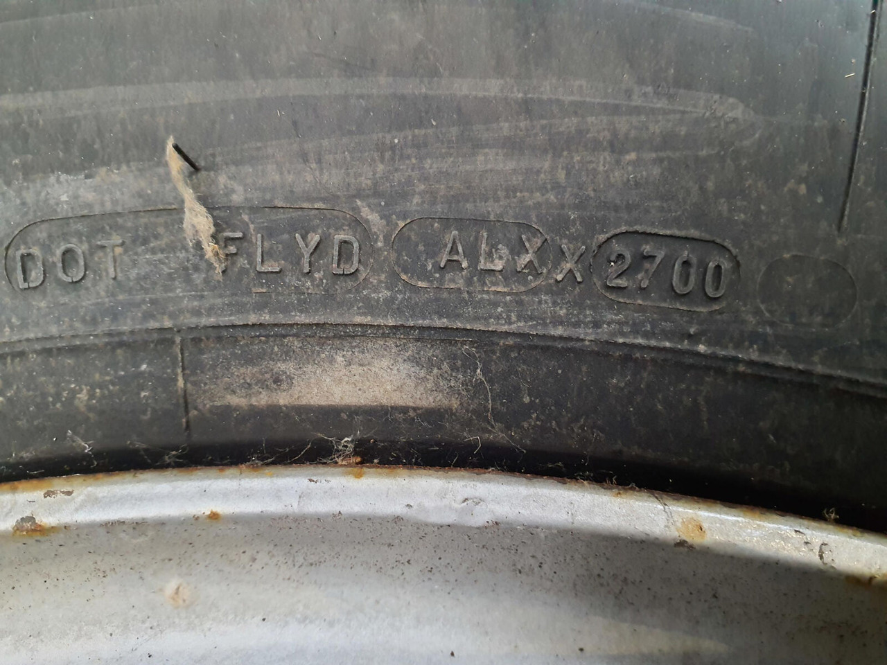 Terex Wheel 445/95R25 10 14.5 3p - Komplett kerék - Daru: 3 kép. Terex Wheel 445/95R25 10 14.5 3p - Komplett kerék - Daru: 3 kép.