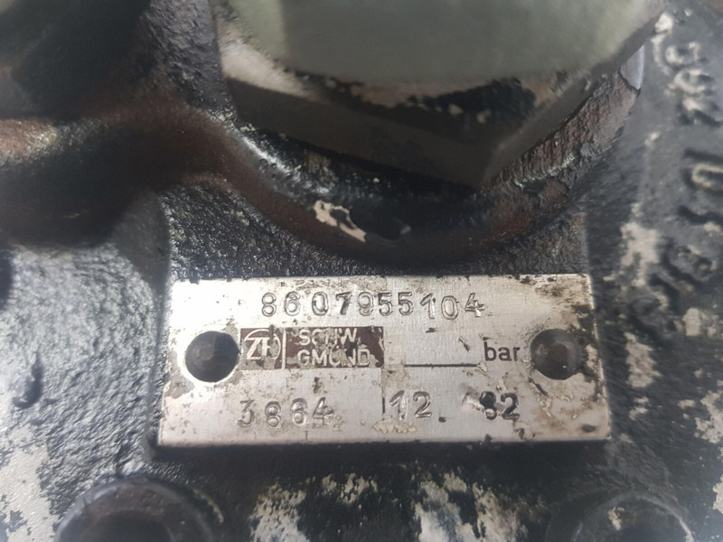 ZF AMK 85-53 emergency steering pump - Hidraulikus szivattyú - Daru: 5 kép. ZF AMK 85-53 emergency steering pump - Hidraulikus szivattyú - Daru: 5 kép.