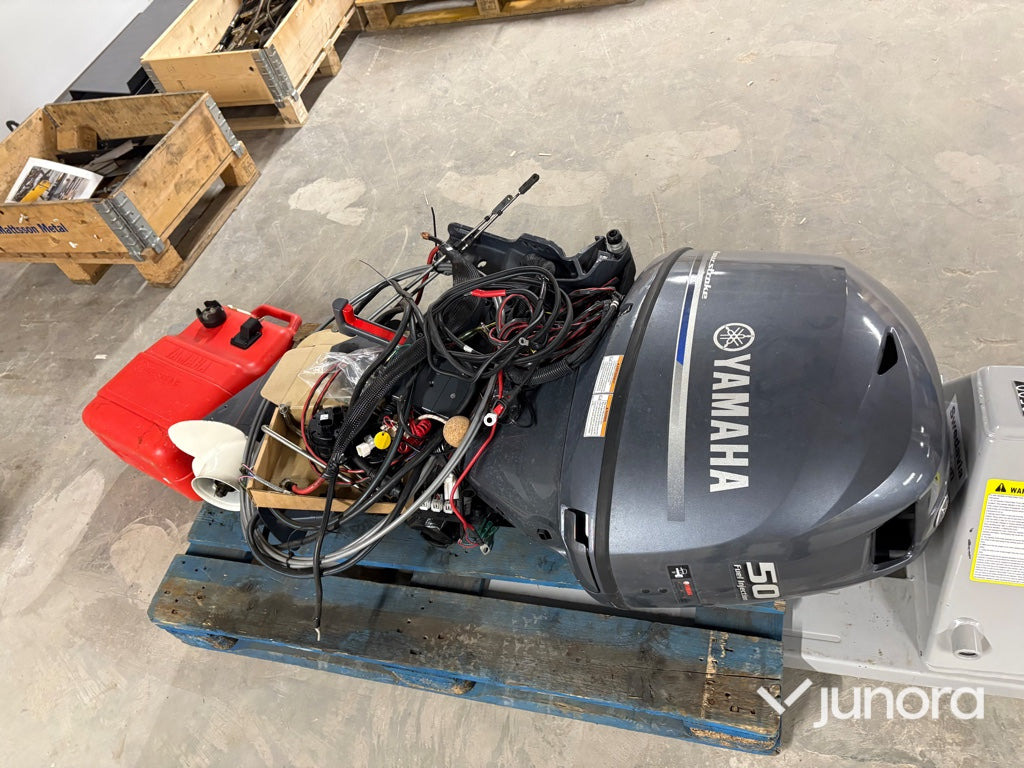 Båtmotor - Yamaha F50HETL 50HK - Motor - Egyéb gépek: 1 kép. Båtmotor - Yamaha F50HETL 50HK - Motor - Egyéb gépek: 1 kép.
