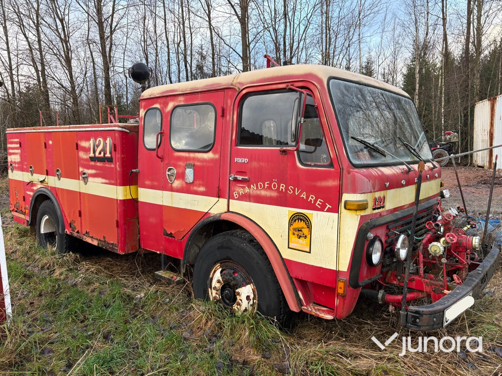 Brandbil - Volvo F86T - Tűzoltóautó: 4 kép. Brandbil - Volvo F86T - Tűzoltóautó: 4 kép.