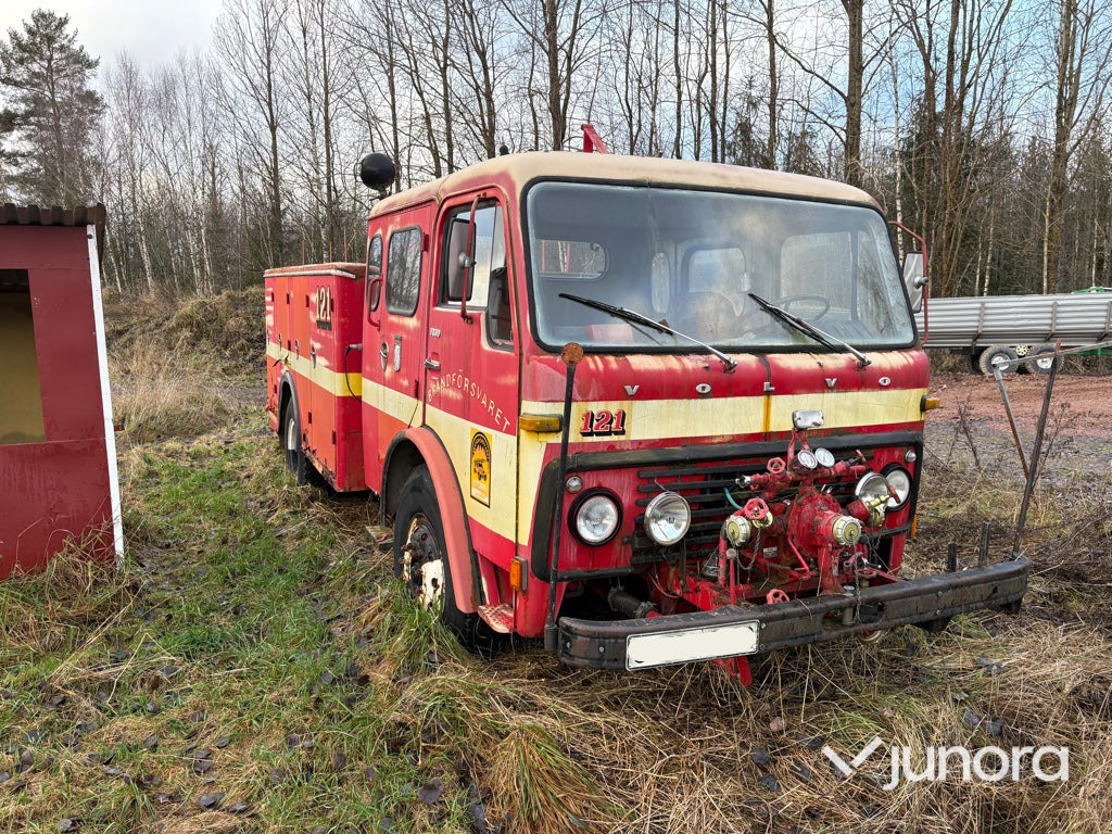 Brandbil - Volvo F86T - Tűzoltóautó: 3 kép. Brandbil - Volvo F86T - Tűzoltóautó: 3 kép.