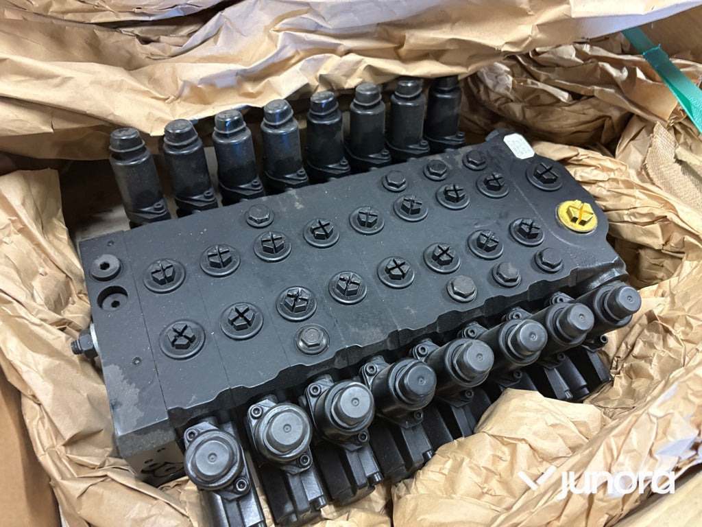 Cylinder - Hidraulikus szelep - Építőipari gépek: 3 kép. Cylinder - Hidraulikus szelep - Építőipari gépek: 3 kép.