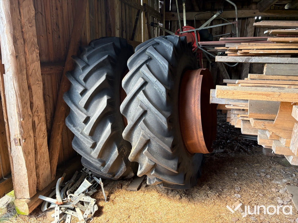 Gumiabroncs Däck - Continental, 20.8-38: 1 kép.