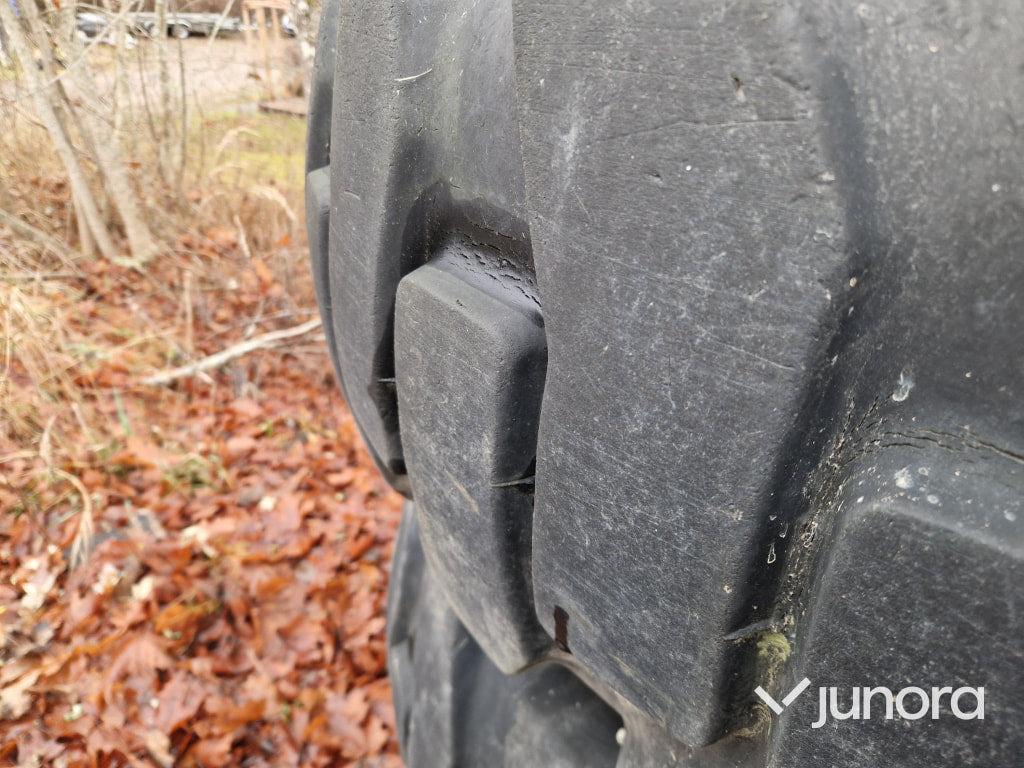 Däck - Hjullastare 20,5-25 - Gumiabroncs: 5 kép. Däck - Hjullastare 20,5-25 - Gumiabroncs: 5 kép.