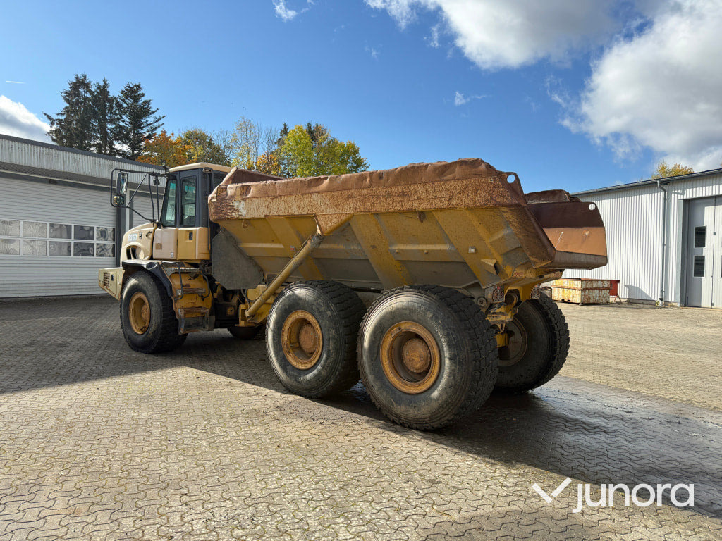 Dumper Bell B25D 6x6 - Csuklós dömper: 3 kép. Dumper Bell B25D 6x6 - Csuklós dömper: 3 kép.