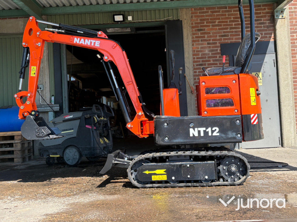 Grävmaskin Nante NT12 1 ton - Egyéb gépek: 3 kép. Grävmaskin Nante NT12 1 ton - Egyéb gépek: 3 kép.