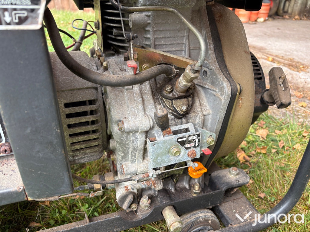 Elaggregat Rockford diesel generator - Áramfejlesztő: 5 kép. Elaggregat Rockford diesel generator - Áramfejlesztő: 5 kép.