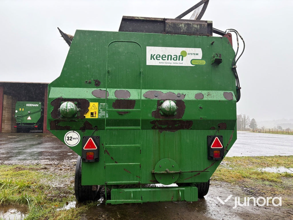 Foderblandare - Keenan, 2004 - Etetőkocsi: 4 kép. Foderblandare - Keenan, 2004 - Etetőkocsi: 4 kép.